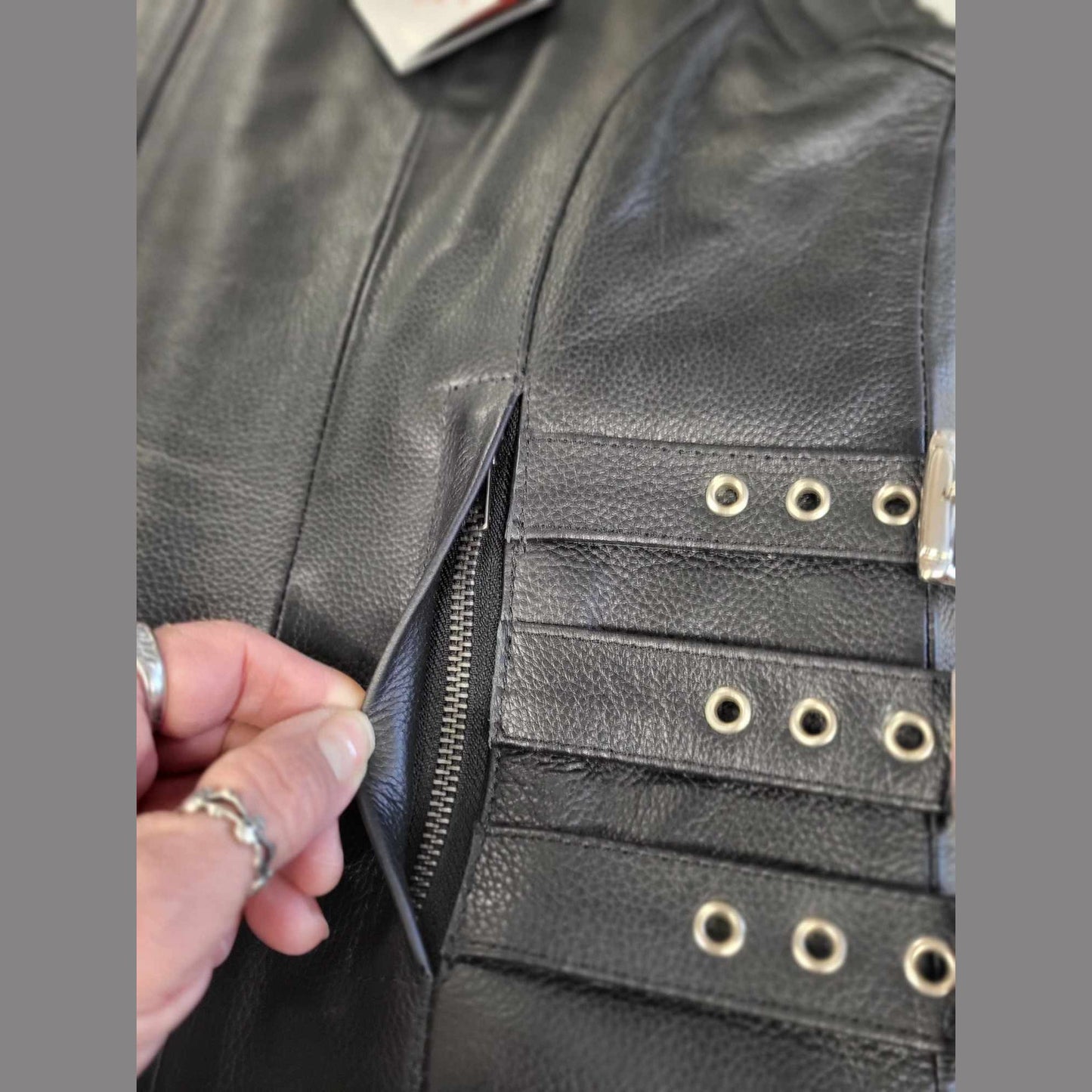 Canadian Motorcycle Company Ladies 3-Buckle Sides Leather Motorcycle Vest Small