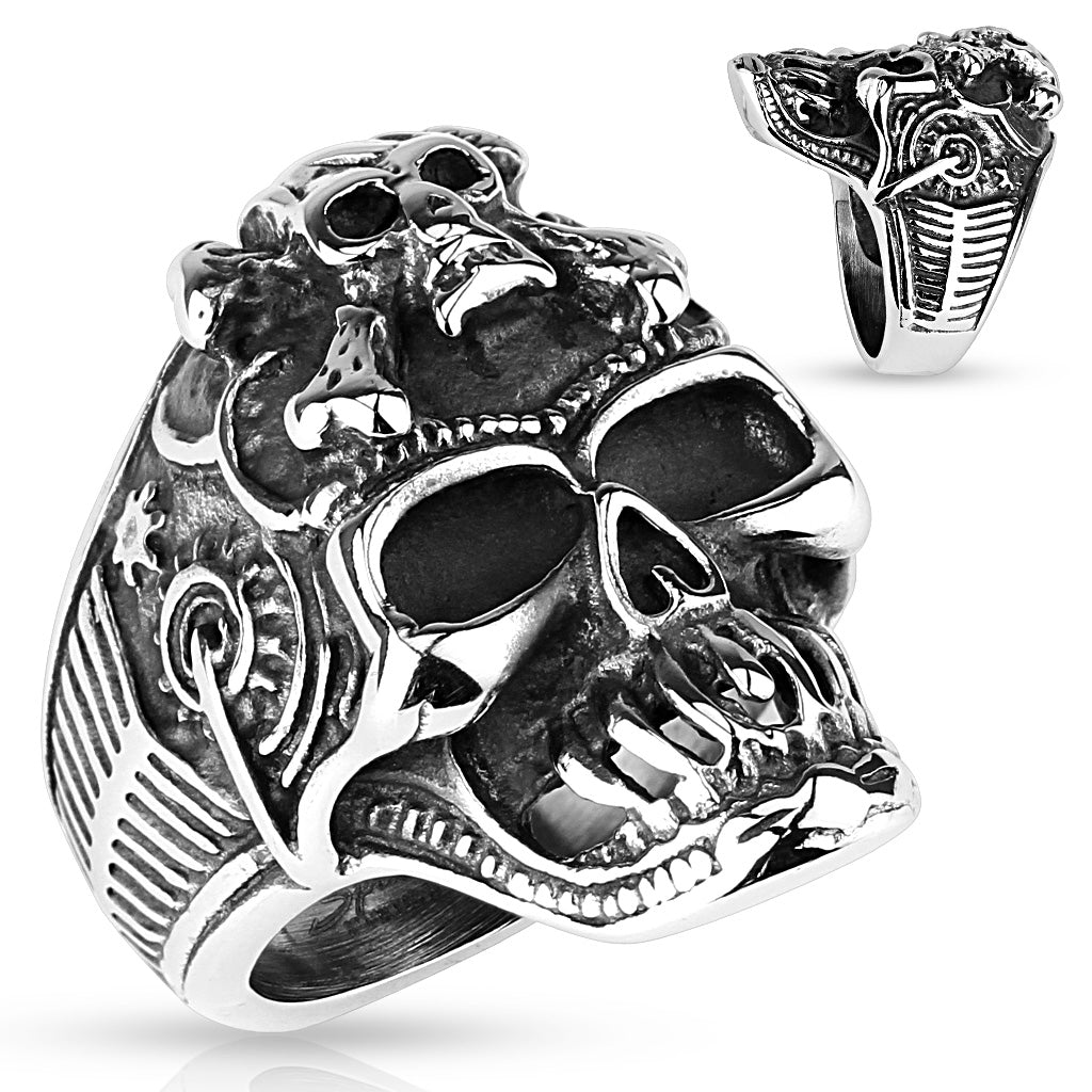 Skull w/skull & crossbones ring