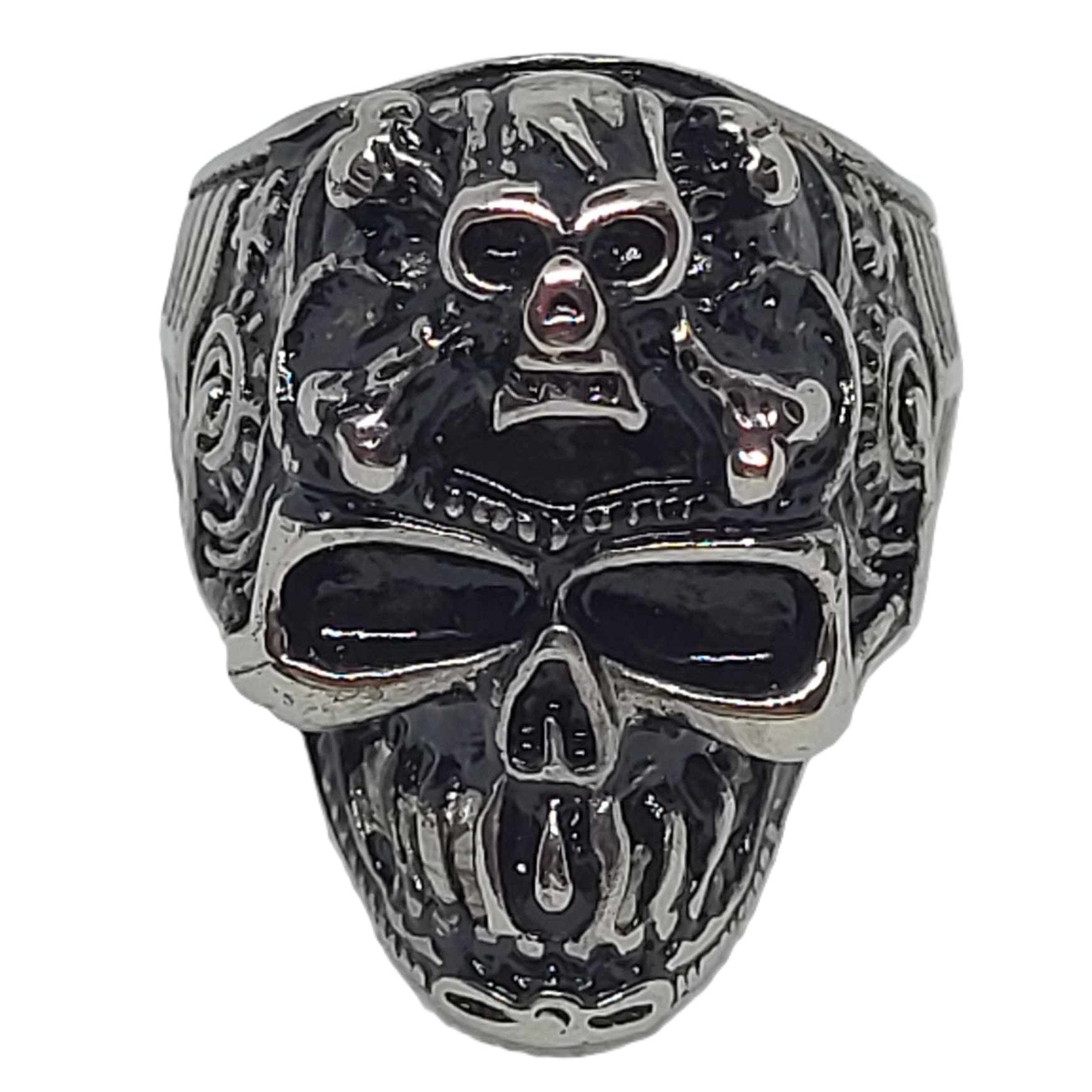 Skull w/skull & crossbones ring